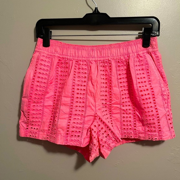 Vineyard Vines Sea Spray Eyelet Pull-On Shorts - Picture 2 of 12